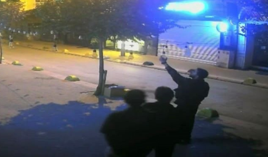 Eskişehir'de Sokak Aydınlatma Ampulü Hırsızların Hedefi Oldu