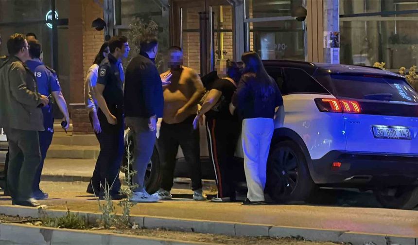 Eskişehir'de tuvalet sırası kavgası caddeyi savaş alanına çevirdi