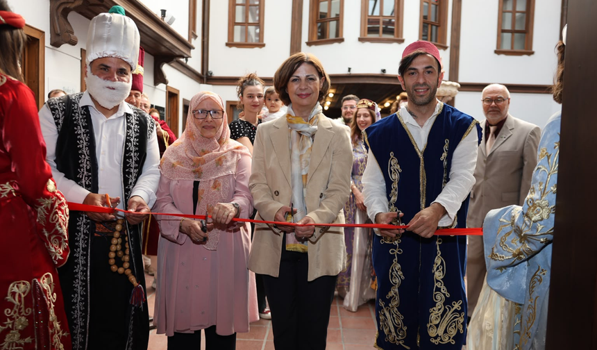 Geçmişin Zarafeti Sergisi Eskişehir'de Açıldı