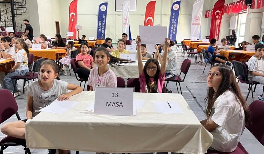 Eskişehirli Gençler 15 Temmuz Bilgi Yarışmasında Mücadele Etti