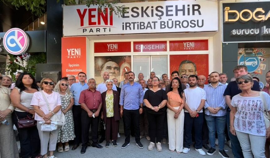 Eskişehir’de 14 CHP İlçe Başkanı Yeni Parti’ye Katıldı