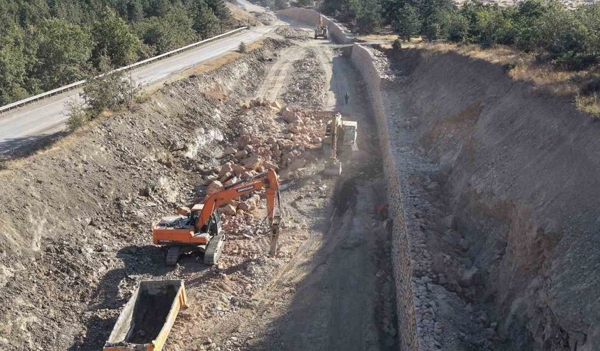 Sarıcakaya Yolunda Çöken İstinat Duvarı Yeniden Yapıldı