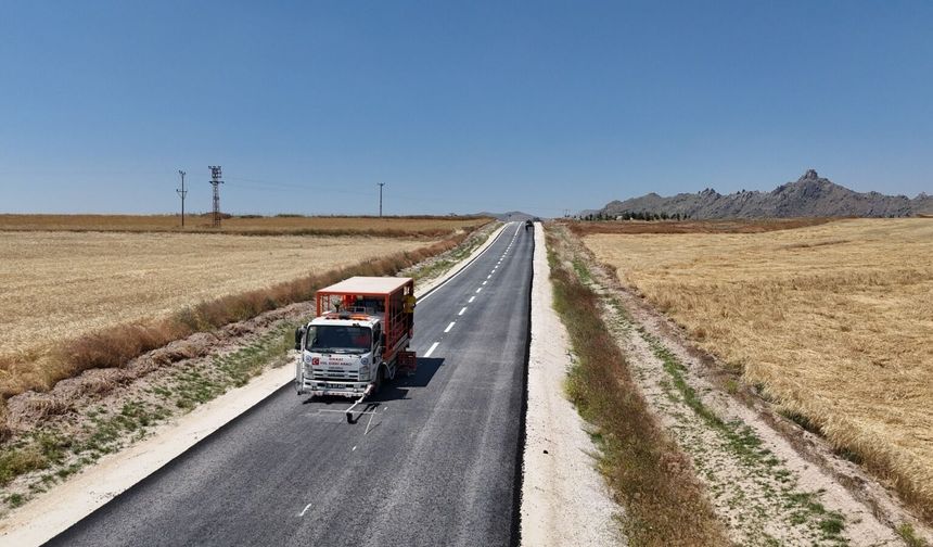 Sivrihisar-Çeltik Yolu'nda Yatay ve Düşey İşaretleme Başladı