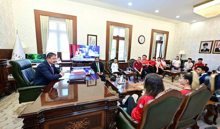 Vali Yılmaz, Eskişehirli Milli Sporcuları Ağırladı