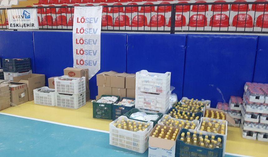 Eskişehir'de 200 Aile İçin Gıda Kolileri Gönüllülerle Hazırlandı
