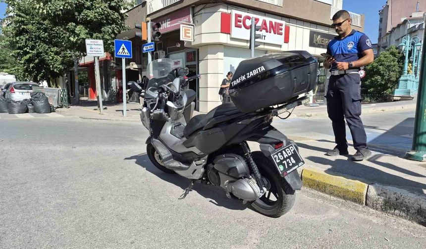 Eskişehir'de Trafik Zabıtası Kazada Yaralandı