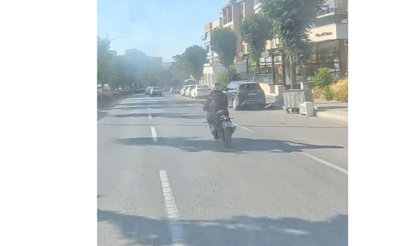 Eskişehir’de Motosikletlinin Tehlikeli Yolculuğu Kamerada