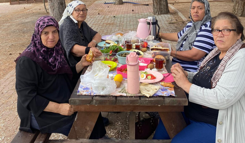 Koca Çınarlar Bilecik Gezisiyle Moral Depoladı