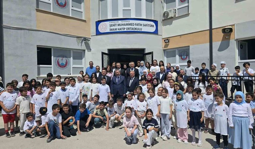 Vali Erdinç Yılmaz TÜGVA Yaz Okulunu Ziyaret Etti