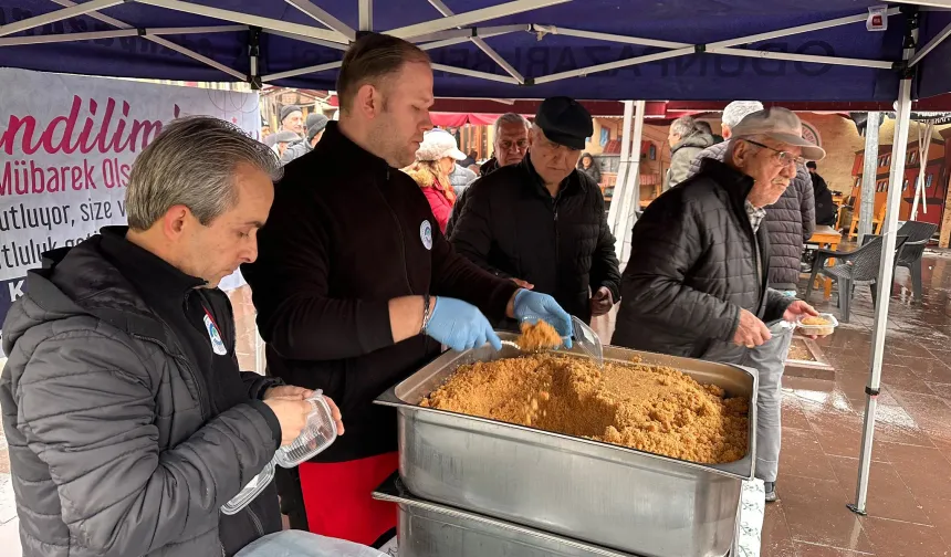 Odunpazarı Belediyesi’nden Regaip Kandili’nde Helva İkramı