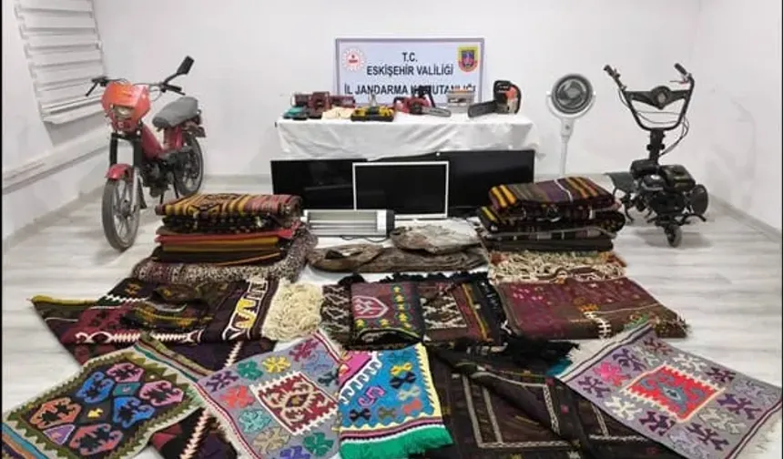 Eskişehir Hırsızlık Olayında ‘Mezarcı’ Kılığına Giren 2 Kişi Yakalandı