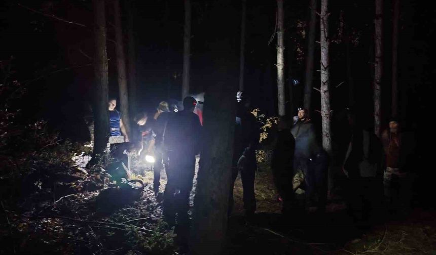 Dağcılar, Uluslararası Dağ Günü’nü Gece Yürüyüşüyle Kutladı