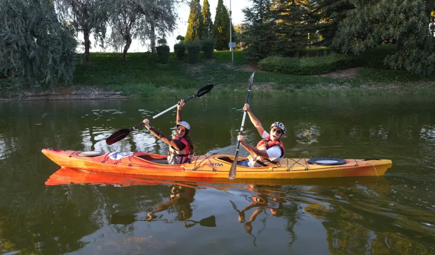 Eskişehir'de Deniz Kanosu Keyfi Başladı