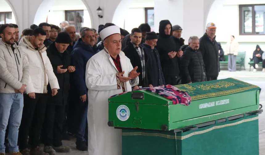 Feci Kazada Ölen 14 Yaşındaki Ayşegül Seliti Son Yolculuğuna Uğurlandı