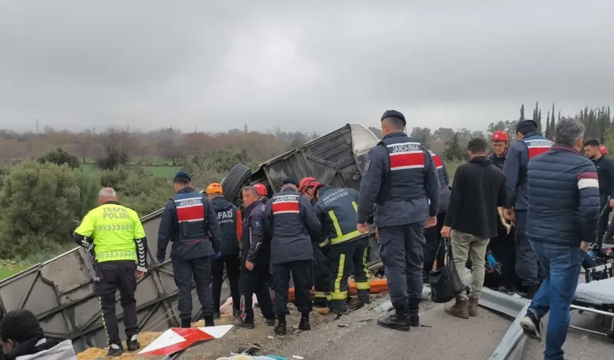 Antalya'da Yolcu Otobüsü Devrildi: 8 Ölü, 26 Yaralı