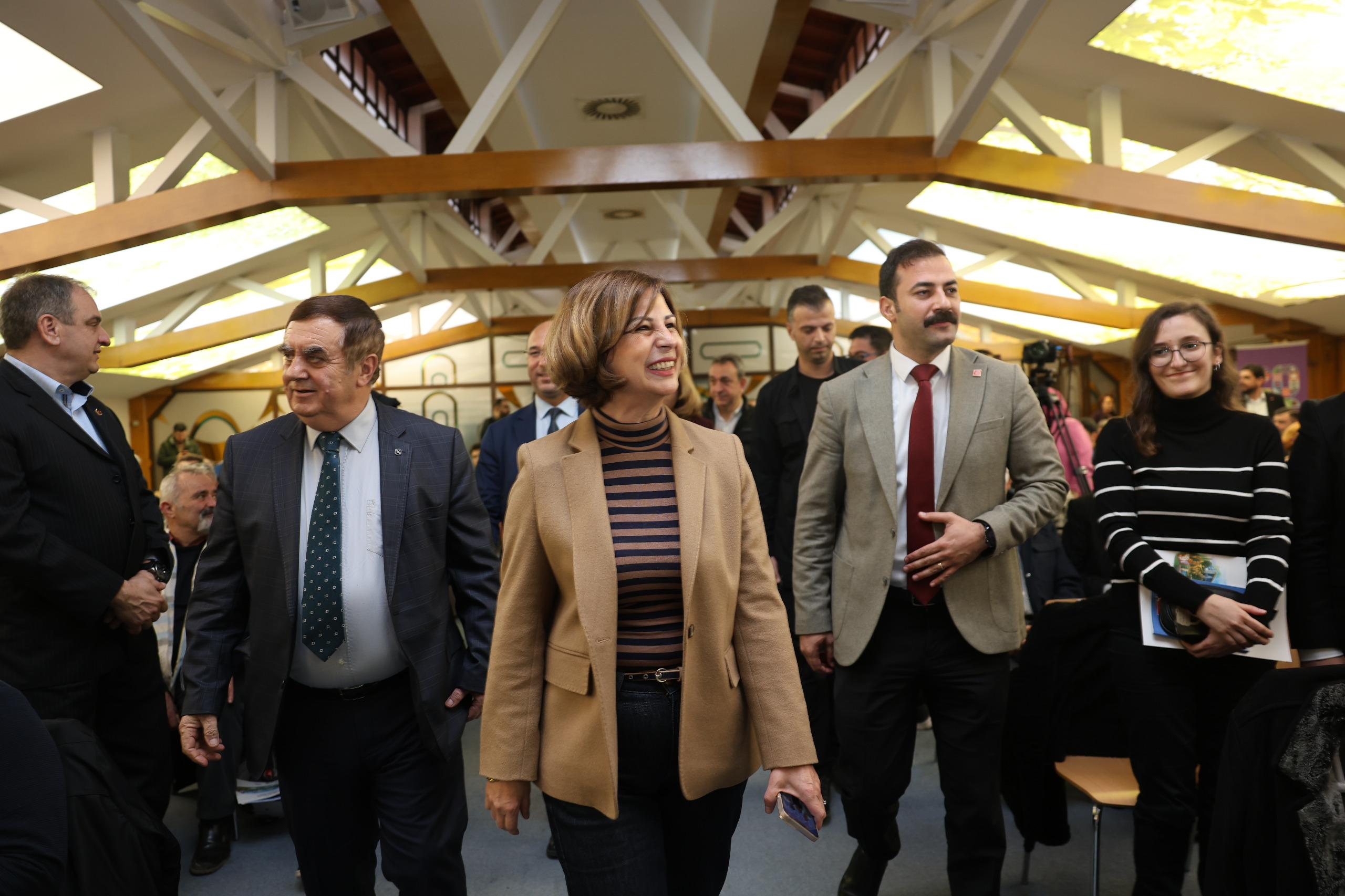 “2026 Eski̇şehi̇r Yili” Projeleri̇ Parti̇li̇lerle Paylaşildi (9)