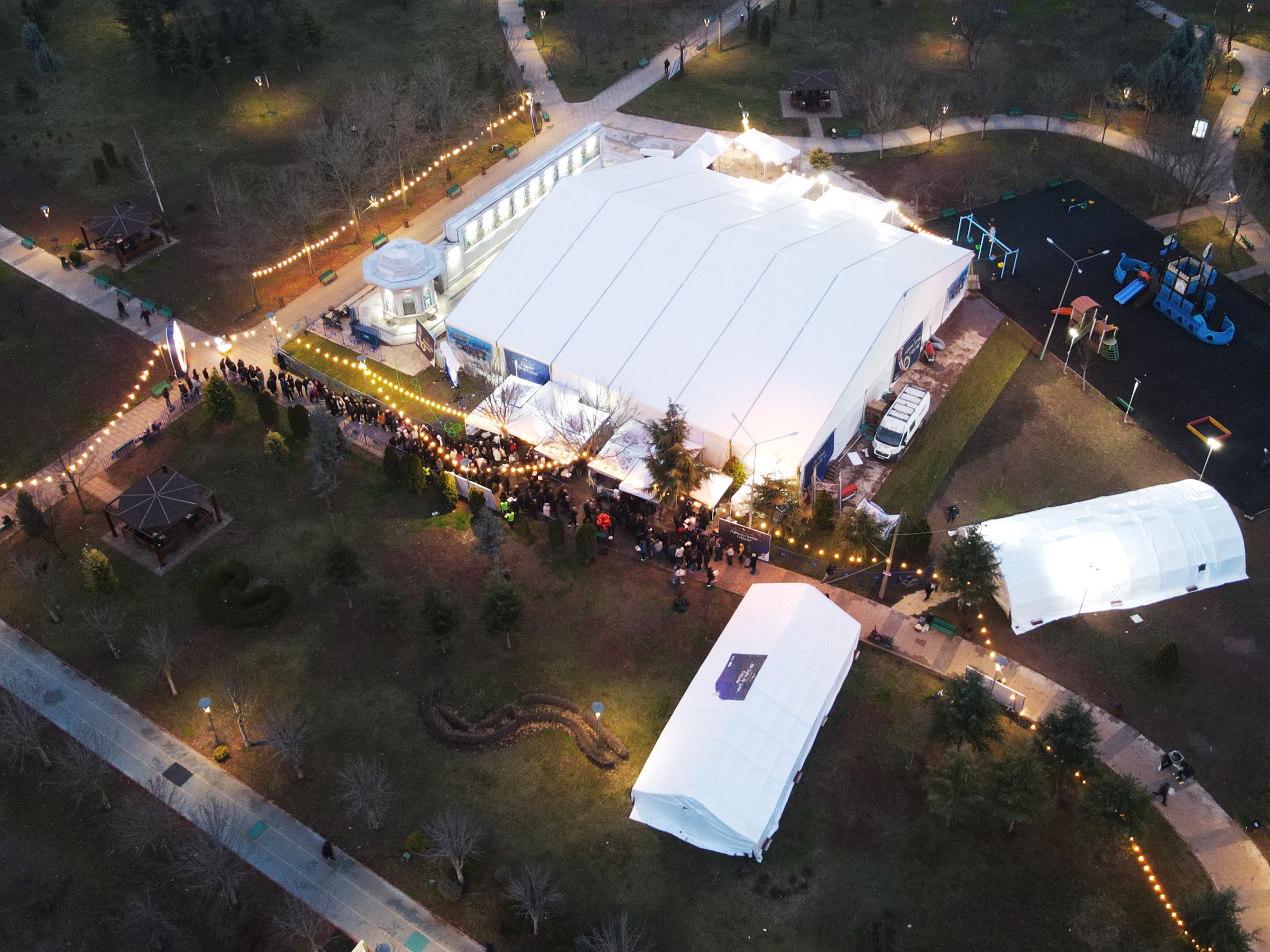 Ak Parti İftar Programına Yoğun Katılım, Çadır Sayısı Artırıldı (2)