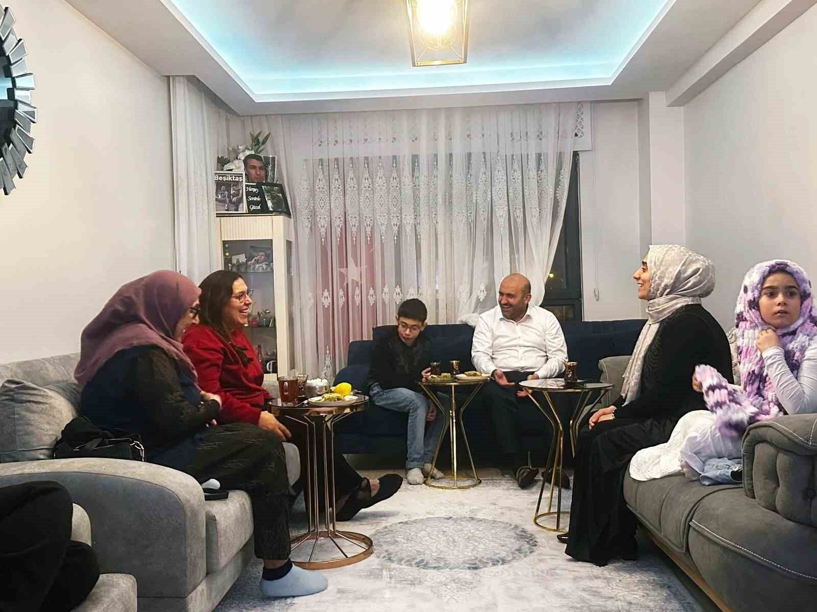 Albayrak’tan Şehit Ailesine Anlamlı İftar (2)