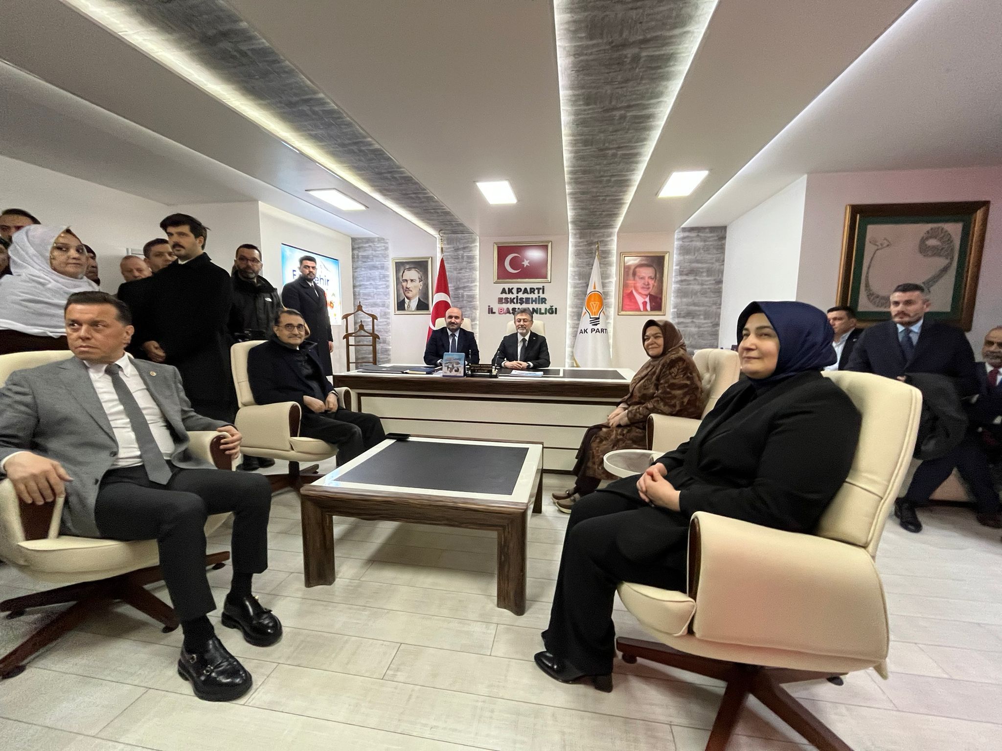 Bakan Yumaklı, Ak Parti Eskişehir İl Başkanlığını Ziyaret Etti (6)