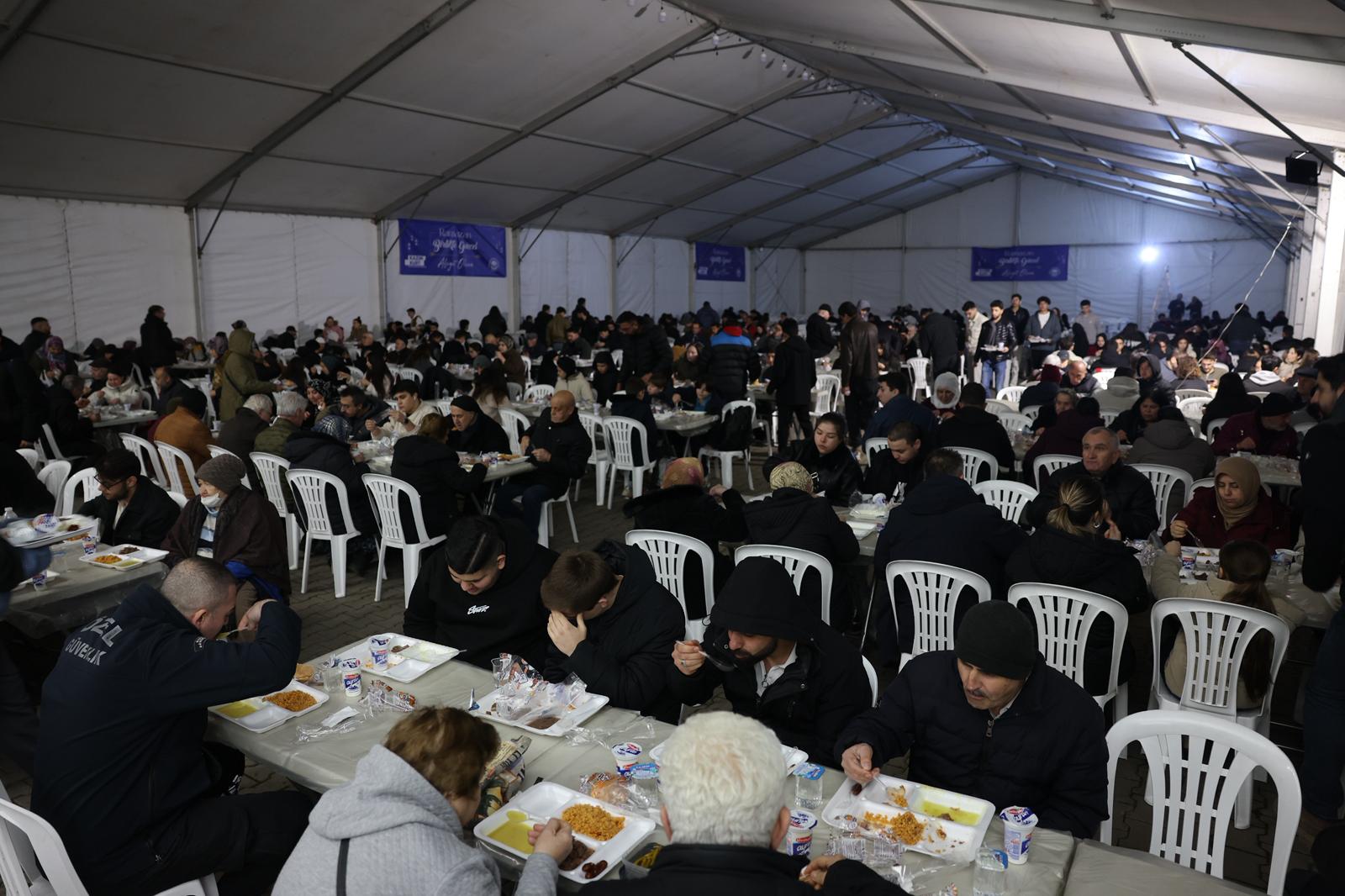 Başkan Kurt Ramazan’ın Ilk Iftarında Büyükdere’de Vatandaşlarla Buluştu (4)