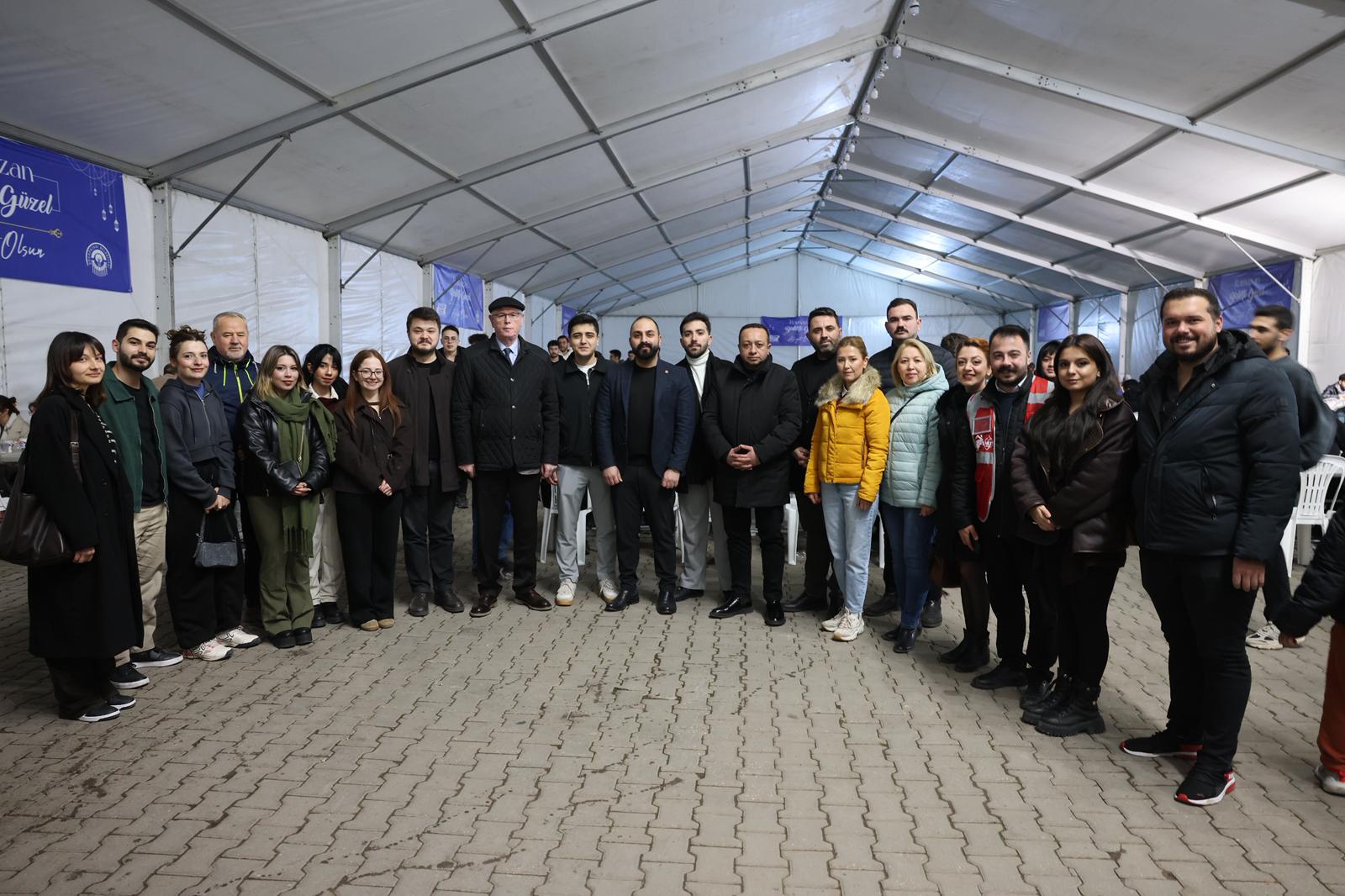 Başkan Kurt Ramazan’ın Ilk Iftarında Büyükdere’de Vatandaşlarla Buluştu (5)