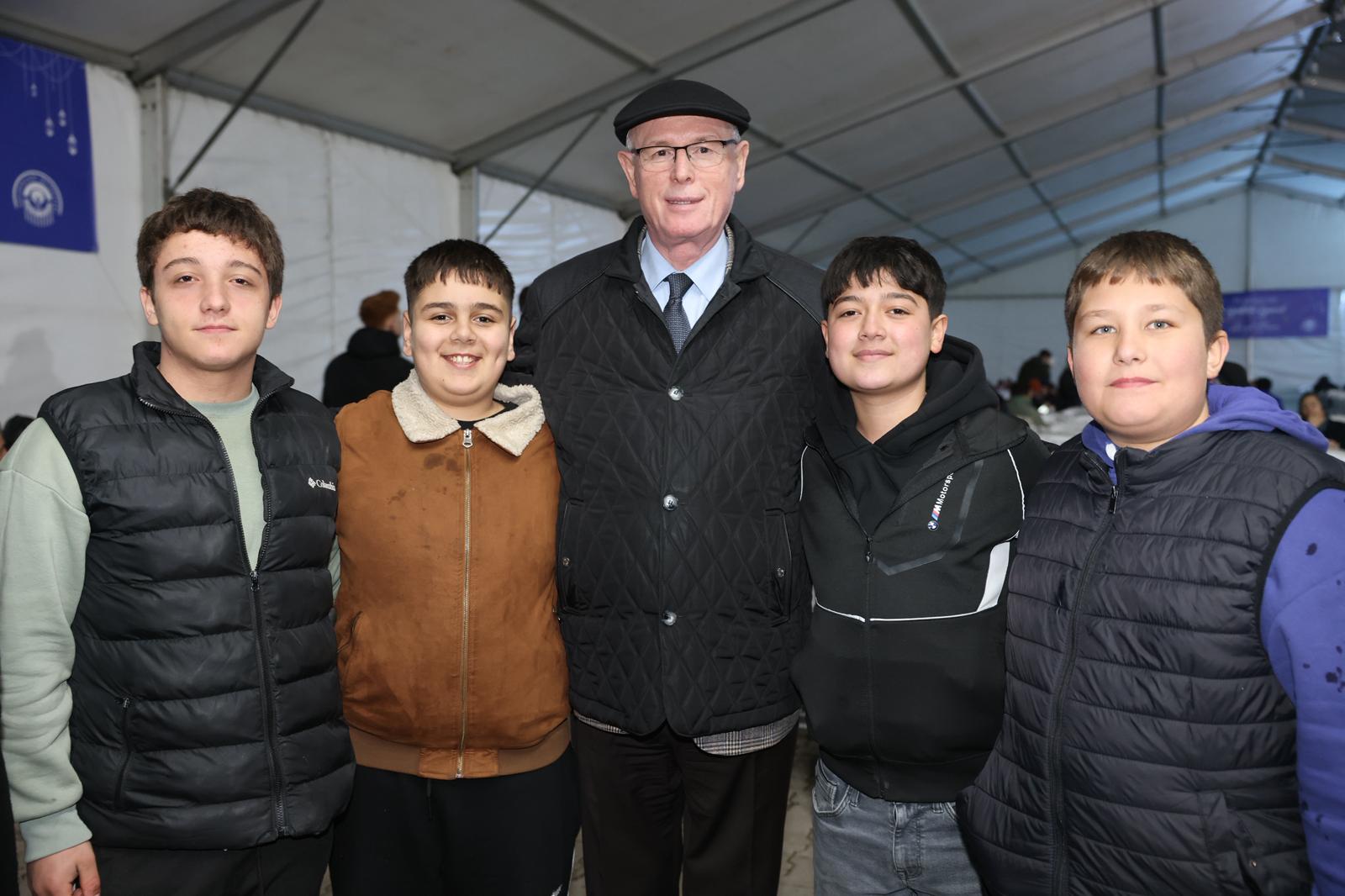 Başkan Kurt Ramazan’ın Ilk Iftarında Büyükdere’de Vatandaşlarla Buluştu (6)