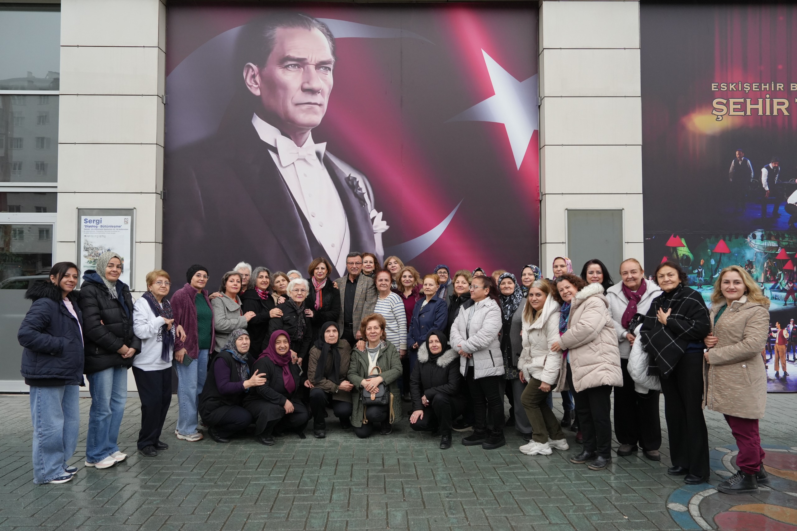 Başkan Ünlüce Kadinlari Si̇vri̇hi̇sar’in Tari̇hi̇ Yolculuğuna Uğurladi (1)
