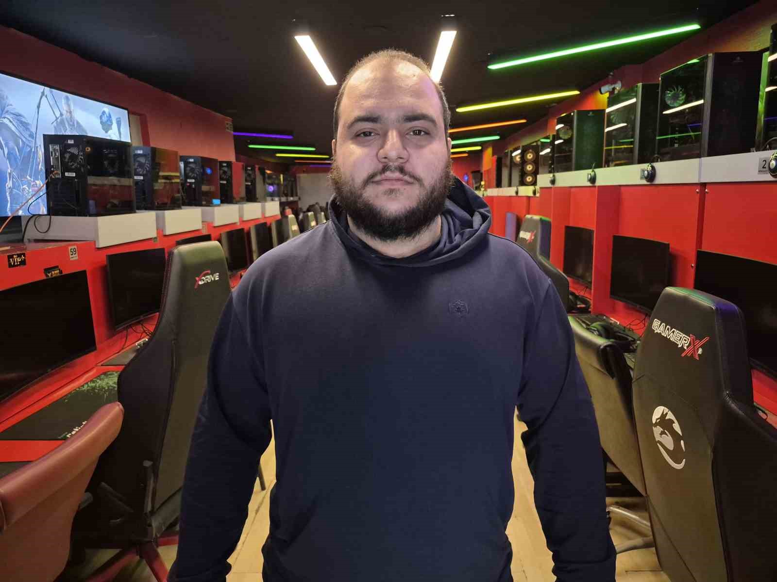 Çip Kıtlığı İnternet Kafeleri Vurdu (2)