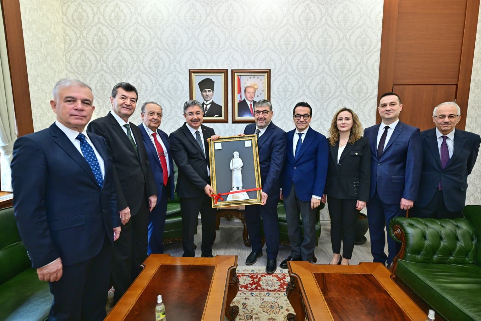 Erdinç Yılmaz Sivrihisar Eğitim Vakfı’nın Onursal Üyesi Oldu (3)