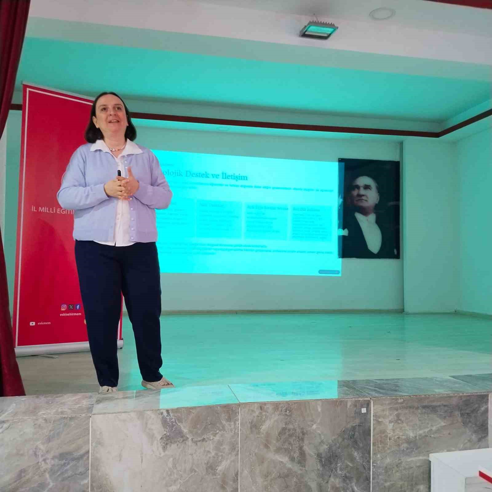 Eskişehir’de Velilere Dijital Dünya Uyarısı (2)