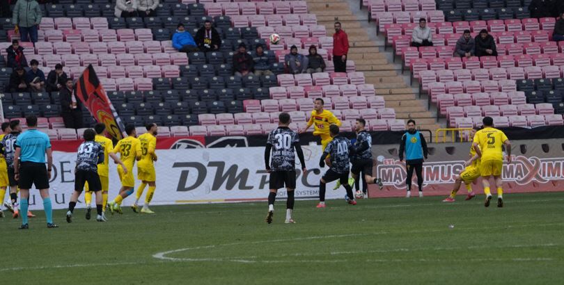 Eskişehirspor Afyonspor Maçında İlk Yarı Sessiz Geçti (1)