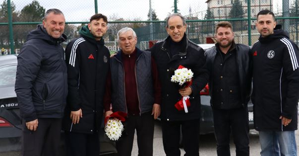 Eskişehirspor Efsanelerinden Teknik Direktör Şapcı’ya Ziyaret (2)-1