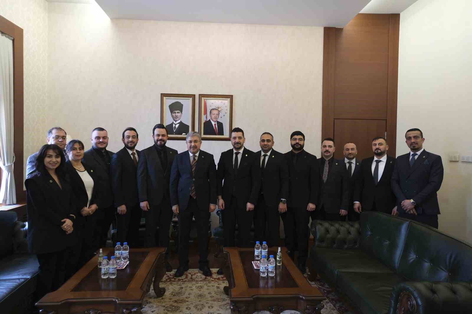 Esmi̇ad Eskişehir Valisi Yılmaz'ı Ziyaret Etti