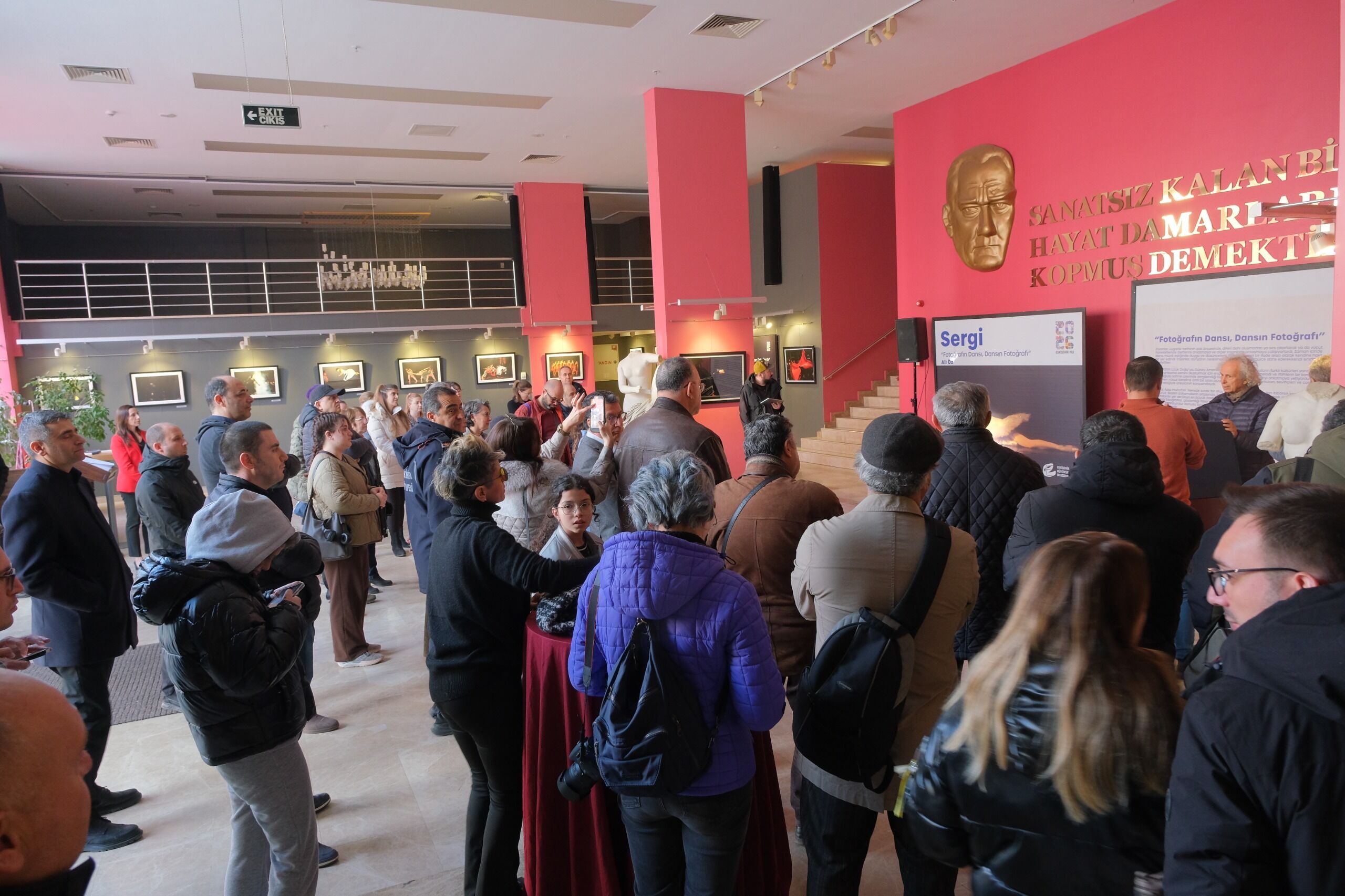 “Fotoğrafin Dansi Dansin Fotoğrafi” Adli Sergi̇ Açildi (6)