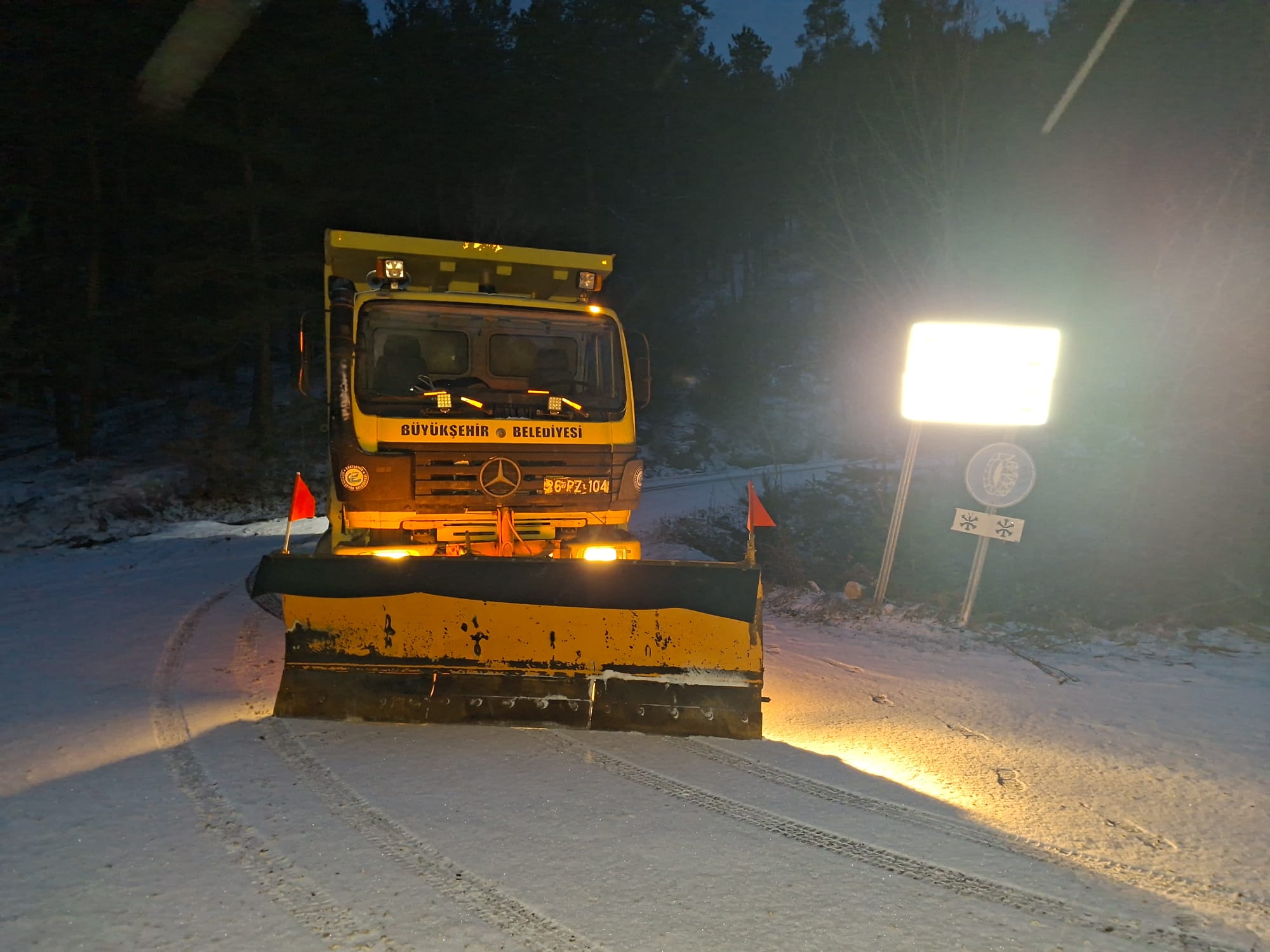 Mihalıççık’ta Karla Mücadele Çalışmaları Sürüyor (4)