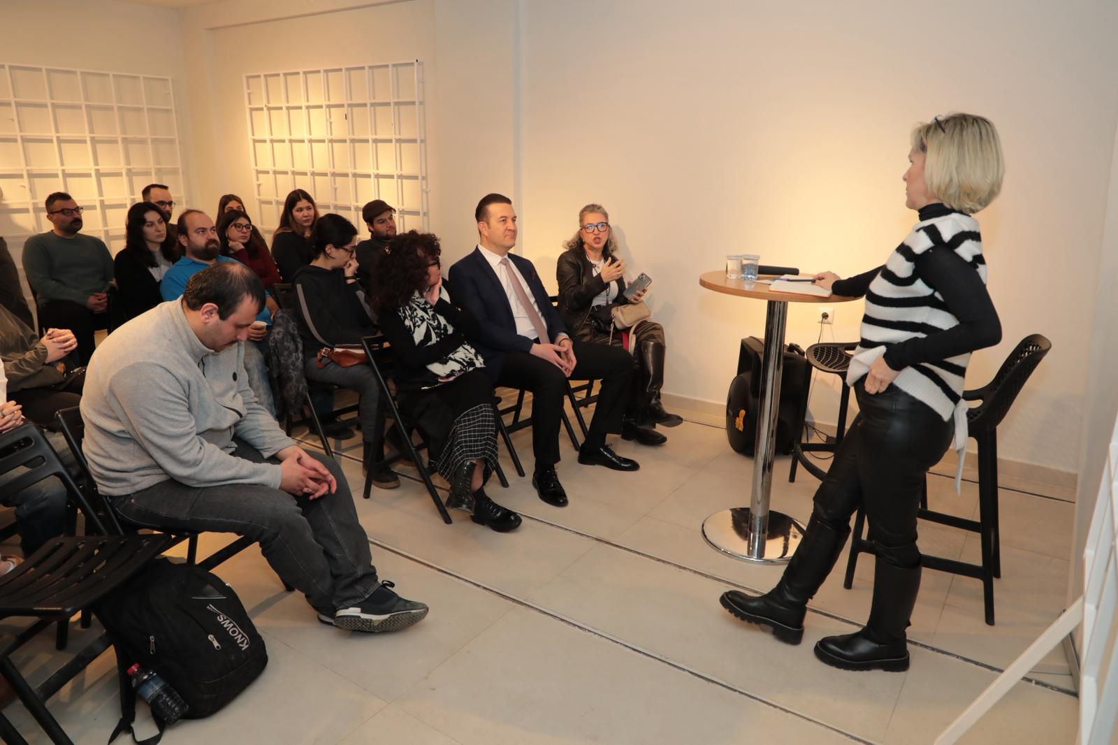 Neslihan Uzer Genç Oyuncularla Sektördeki Deneyimlerini Paylaştı (3)