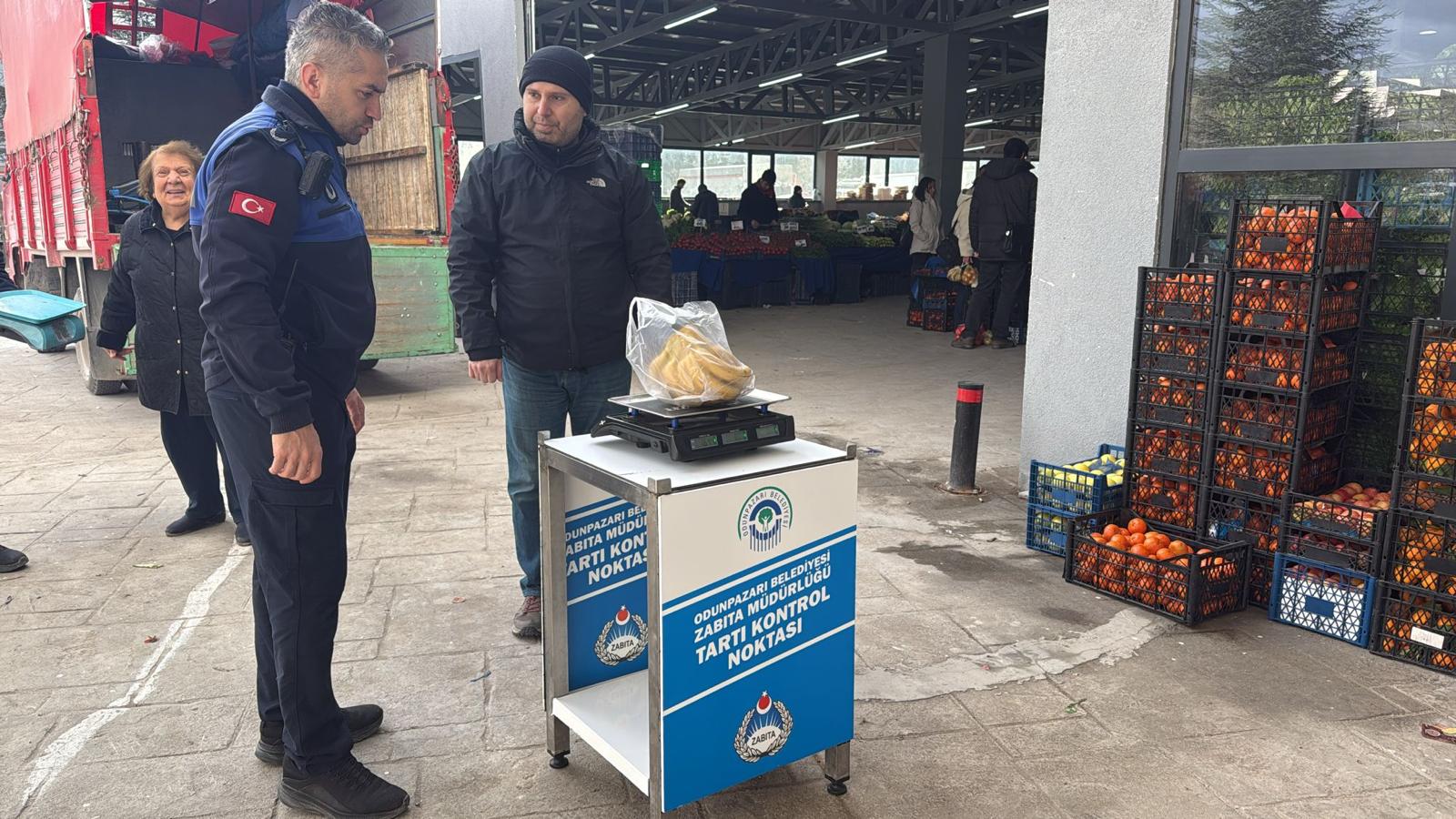 Odunpazarı Belediyesi’nden Pazarlarda Elektronik Tartı Denetimi (4)