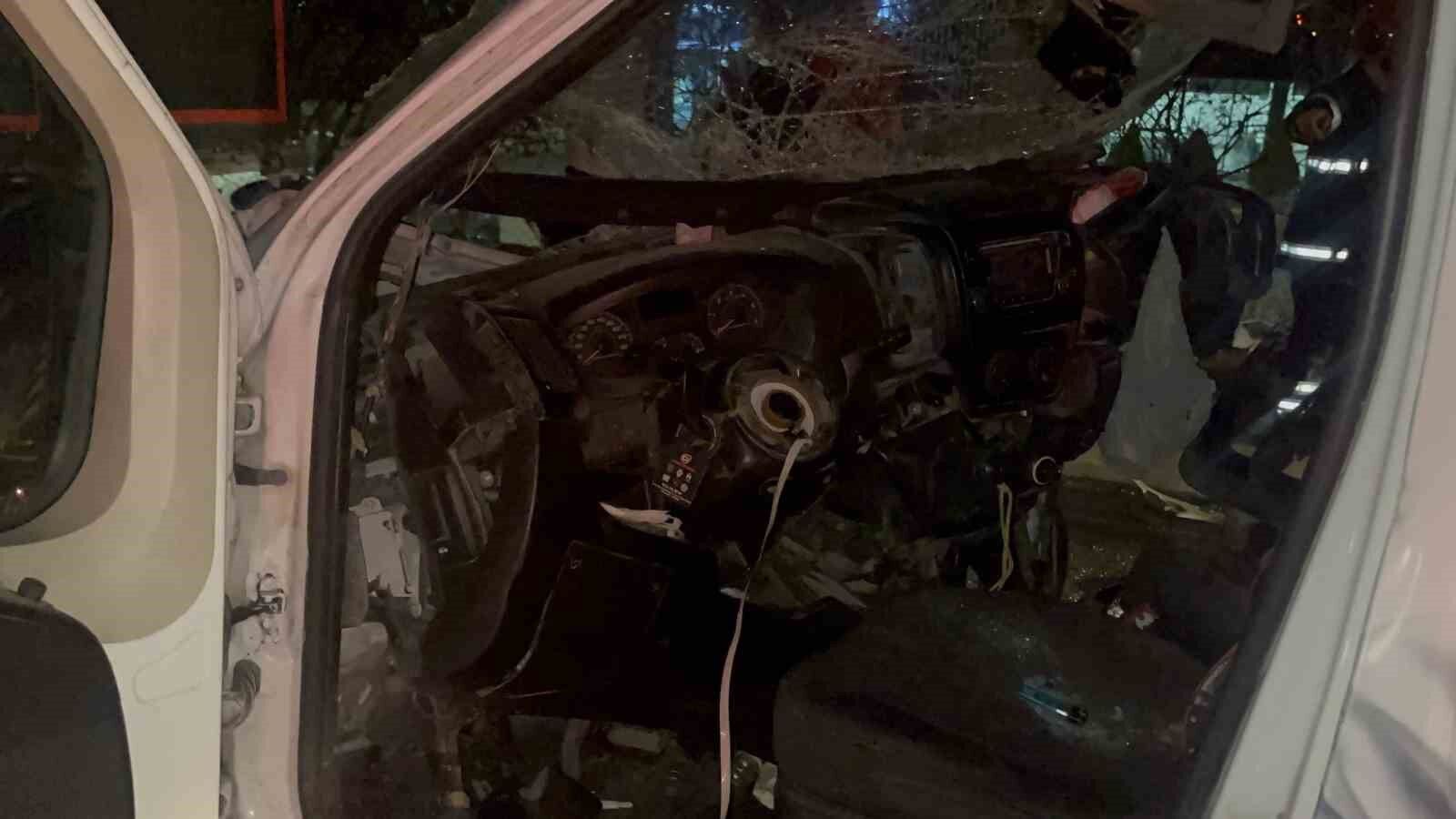 Panelvan Tıra Çarptı, 54 Yaşındaki Kadın Hayatını Kaybetti (1)