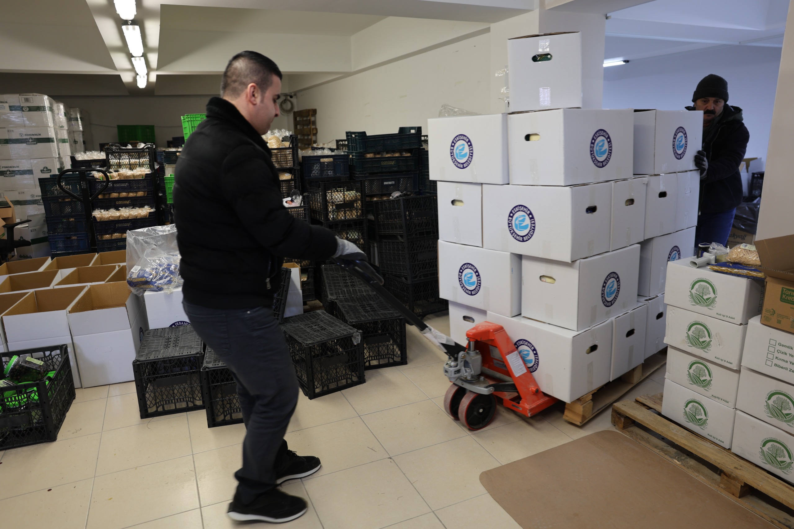 “Şehi̇r Paylaşmaktir” İle Sofralara Umut Taşiniyor (3)