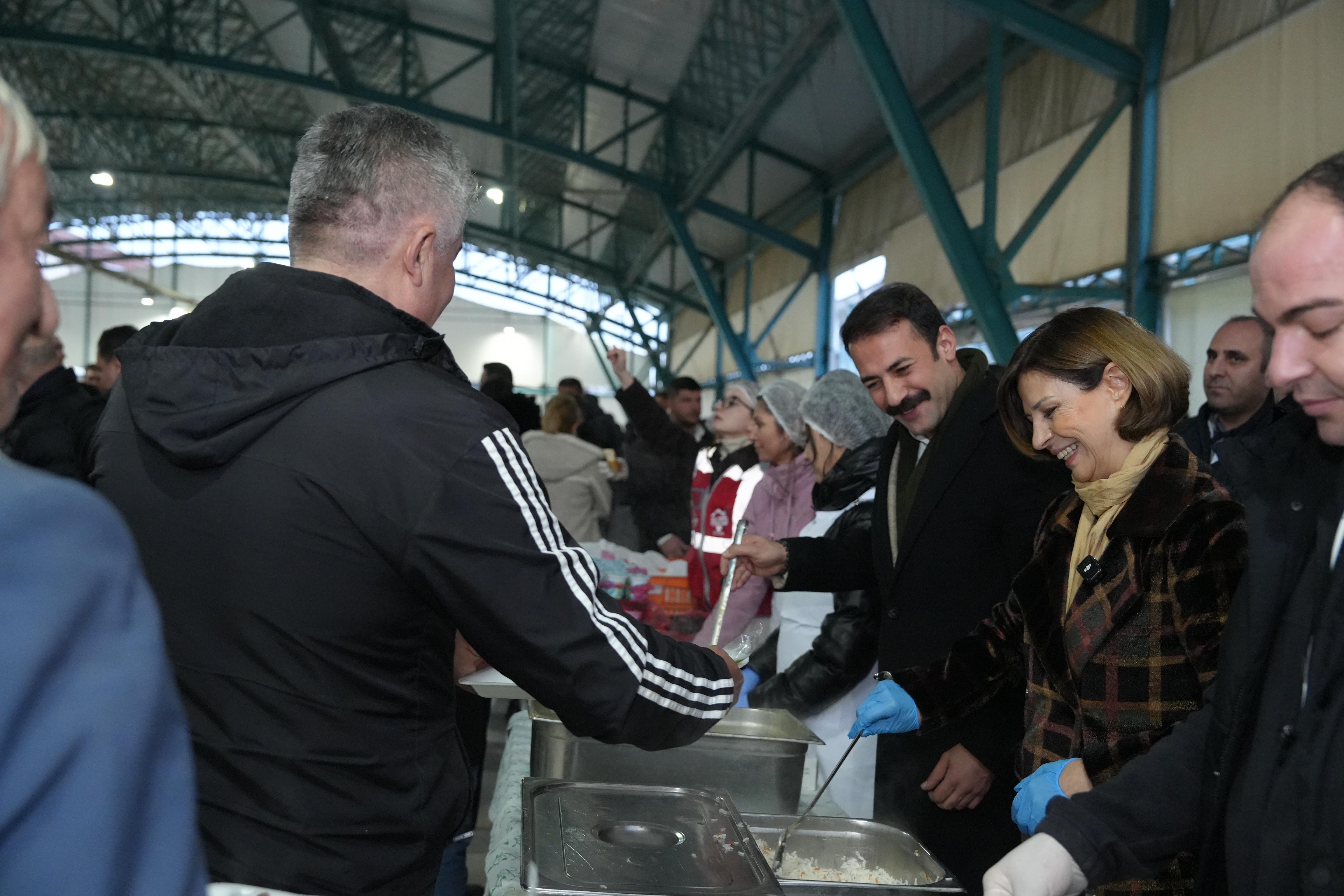 Ünlüce İnönü’de Vatandaşla İftarda Buluştu (4)