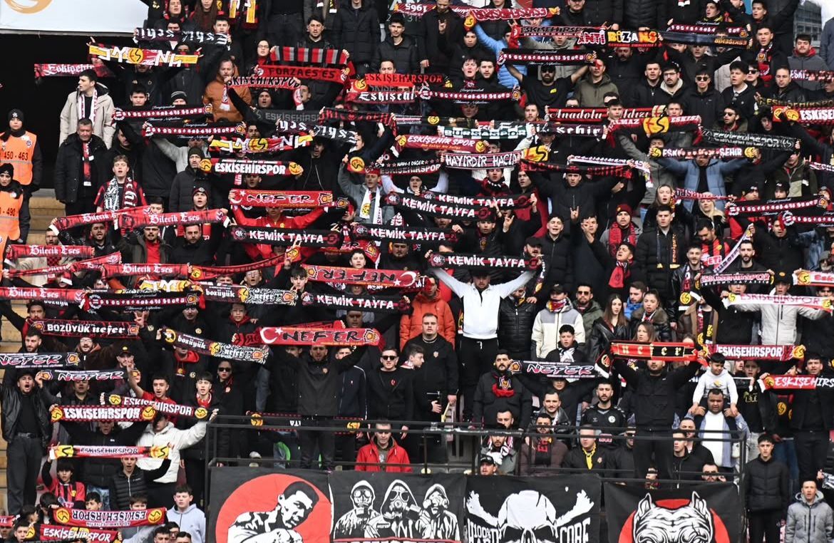 Vali Yılmaz’dan Eskişehirspor’a Tribün Desteği (3)