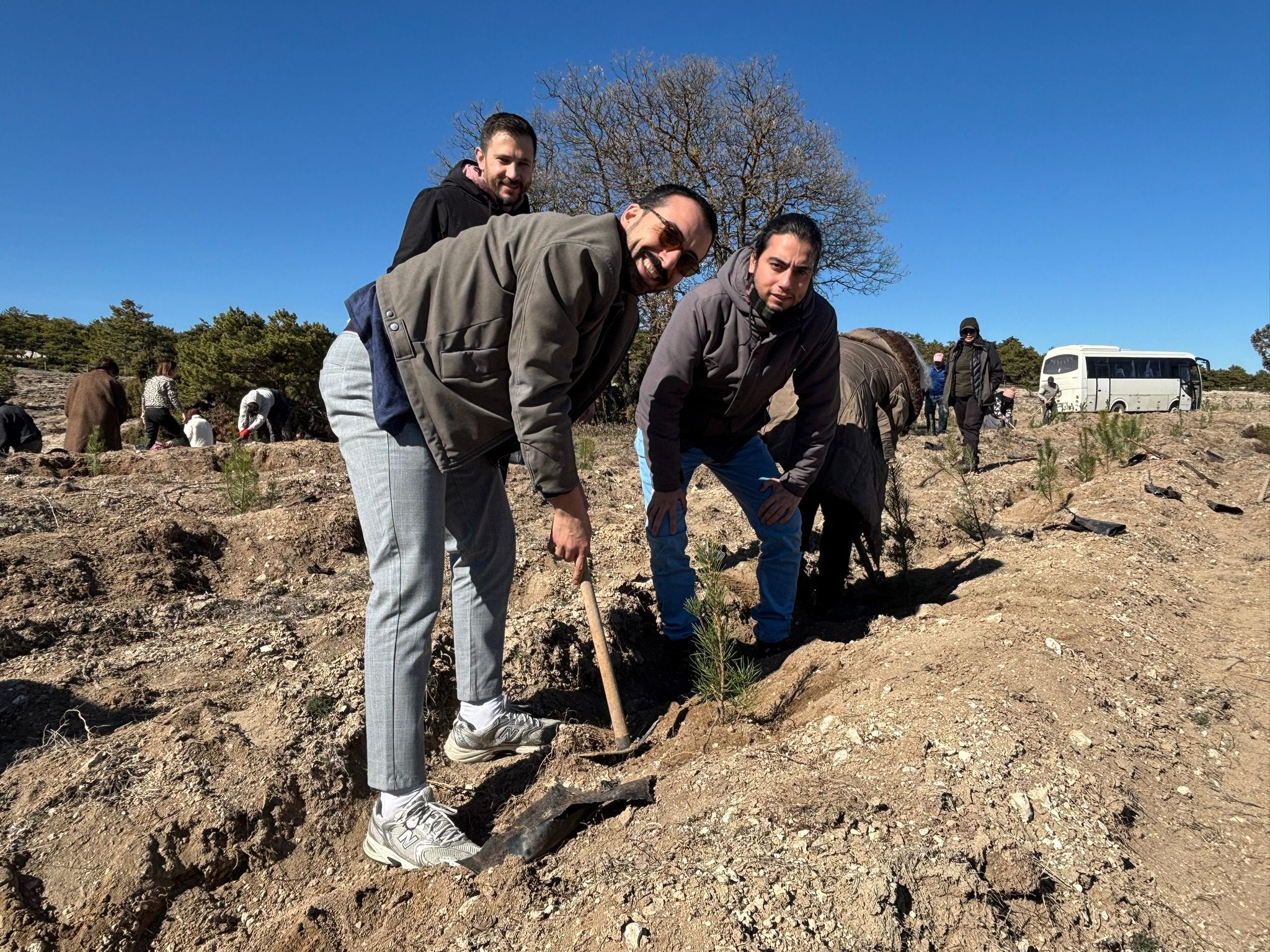 14 Mart Tıp Bayramı’nda Fidanlar Toprakla Buluştu (6)