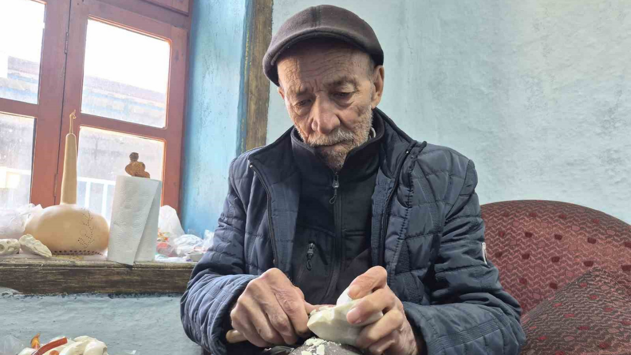 70 Yaşındaki Adamın Yarım Asırlık Tutkusu Lületaşı (1)