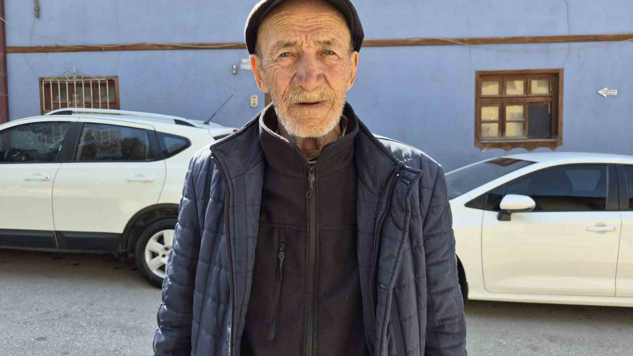 70 Yaşındaki Adamın Yarım Asırlık Tutkusu Lületaşı (2)