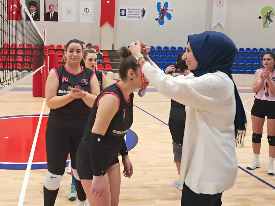 🏐 8 Mart Evi̇ni̇n Sultanlari Voleybol Turnuvasi8 Mart Dünya Kadınlar Günü Kapsamında Düzenlenen (1)