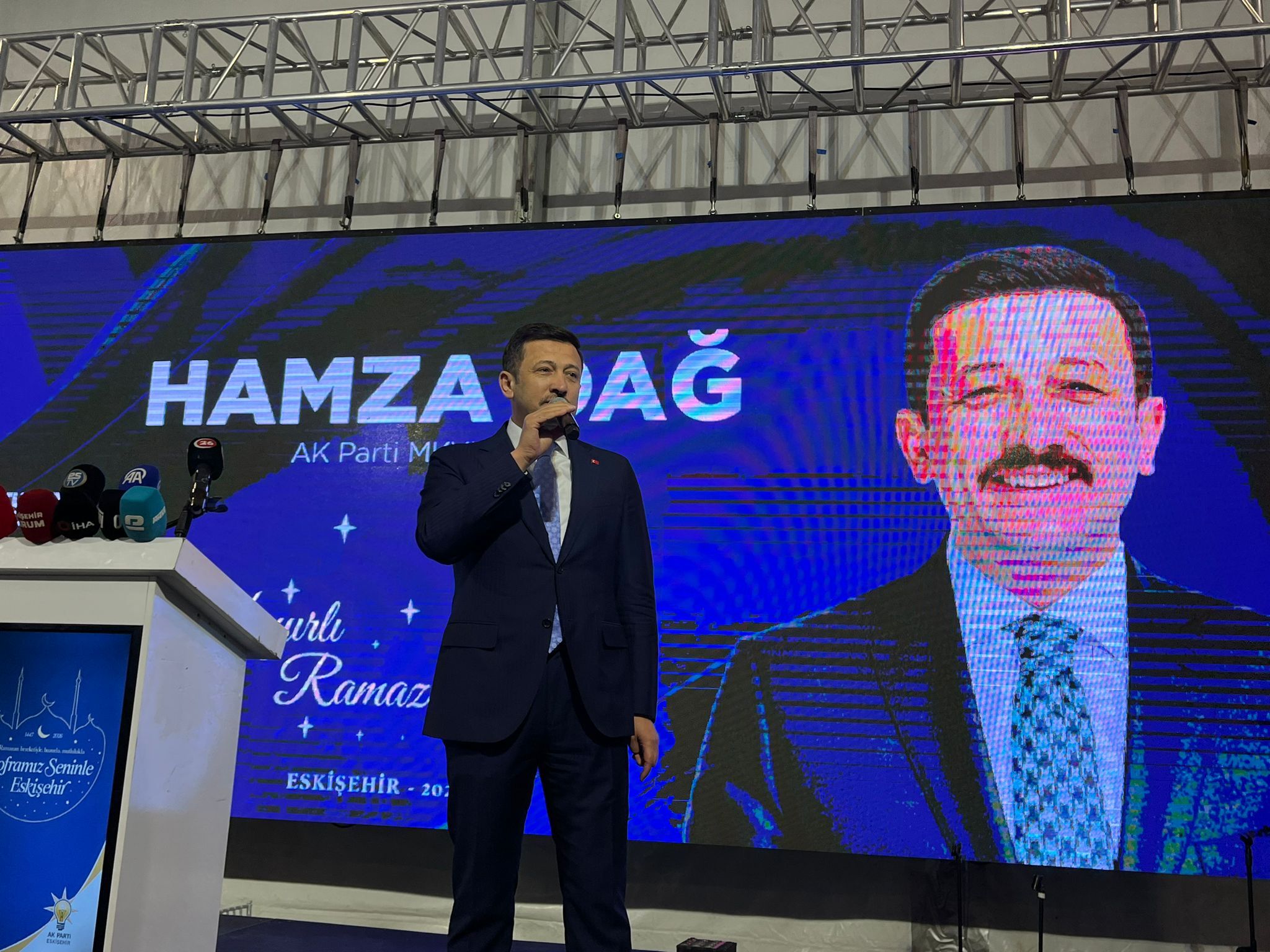 Ak Parti Mkyk Üyesi Hamza Dağ Eskişehir’de İftar Sofrasında Konuştu (3)
