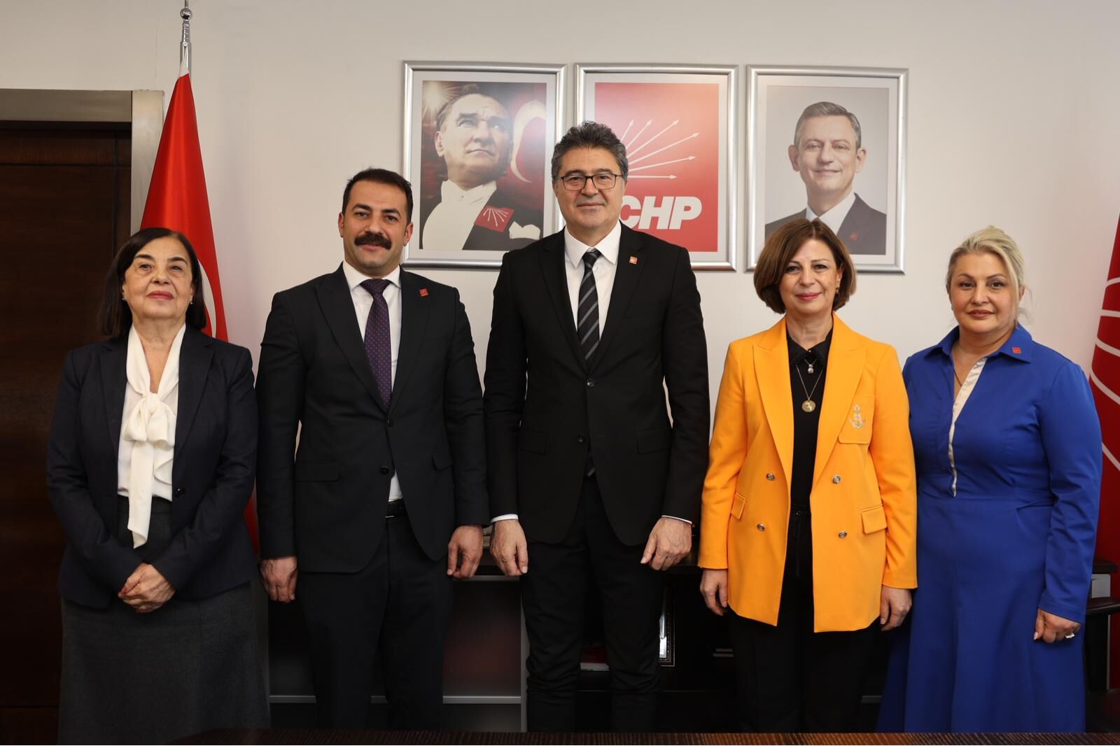 Başkan Ünlüce Chp Aday Ofisi Toplantısına Katıldı (1)