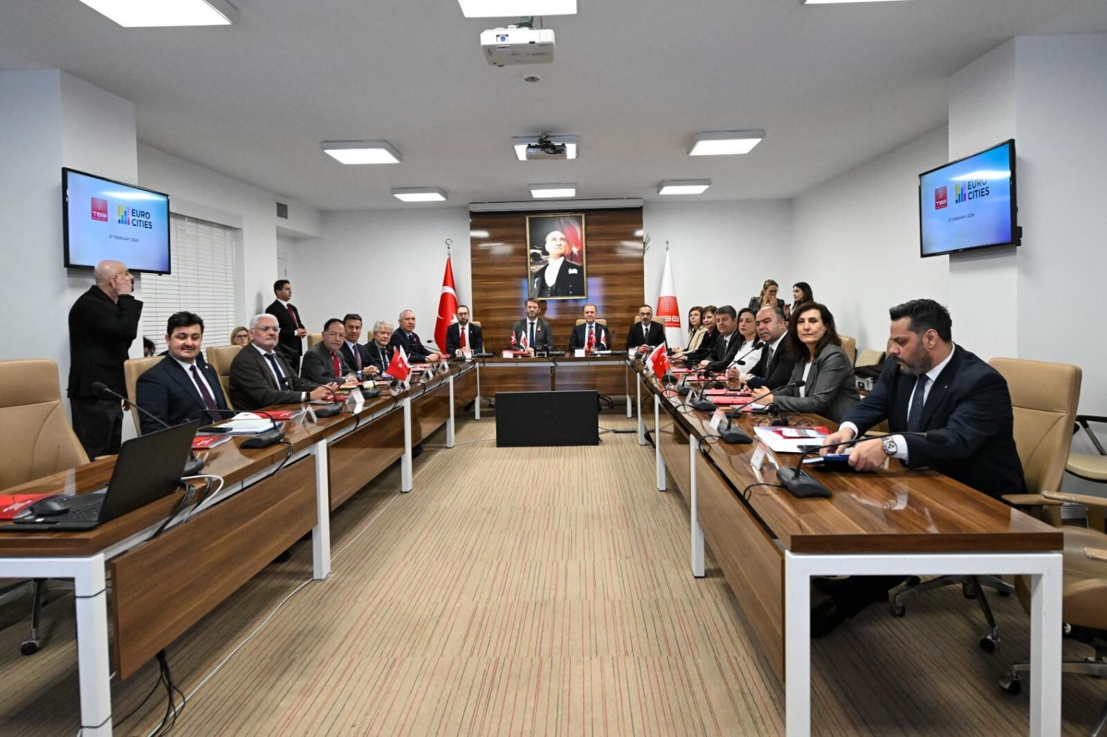 Başkan Ünlüce “Yerel Yöneti̇mlerde Uluslararasi Dayanişmayi Güçlendi̇receği̇z” (2)