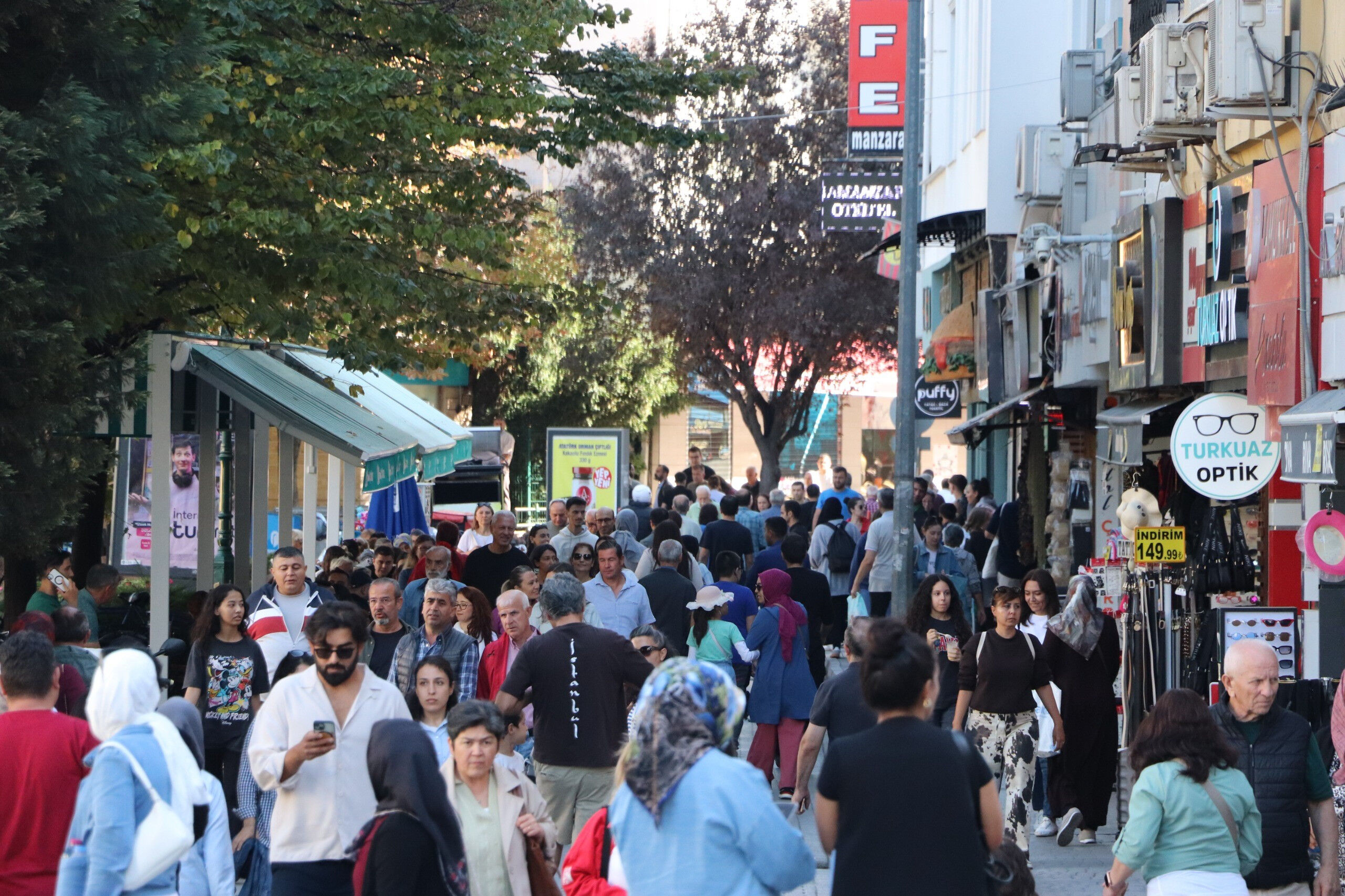 Bayram Öncesi Çarşıda Şeker Yoğunluğu