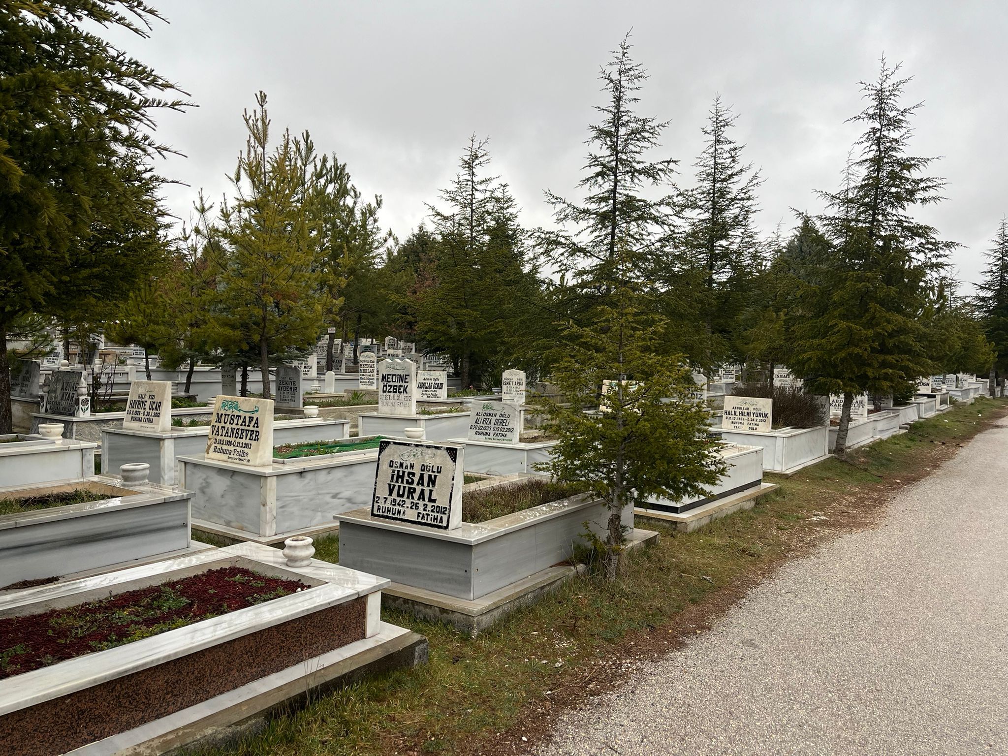 Bayram Öncesi Mezarlıklarda Hüzünlü Buluşma (1)